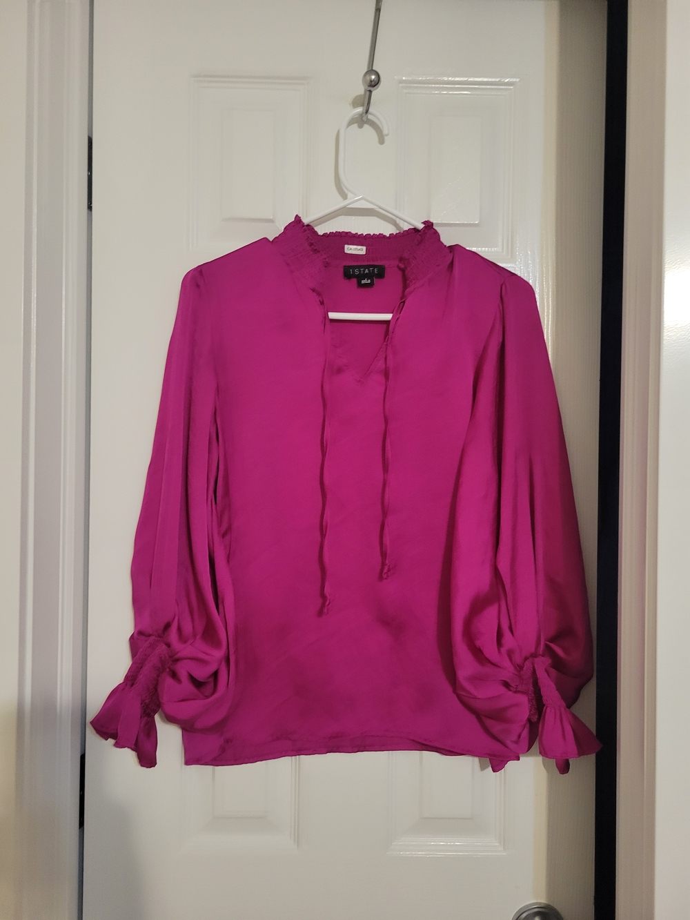 1. STATE Magenta Tie-Neck Long Sleeve Blouse Size S